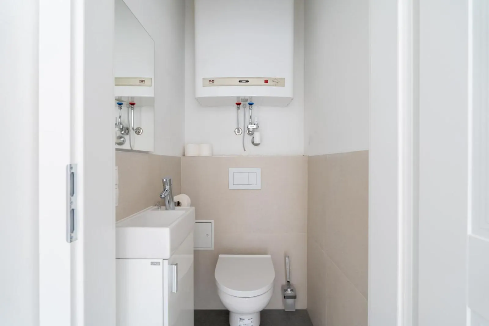 Luxurious 70 M2 With Balcony & Air Conditioning Vienna Austria