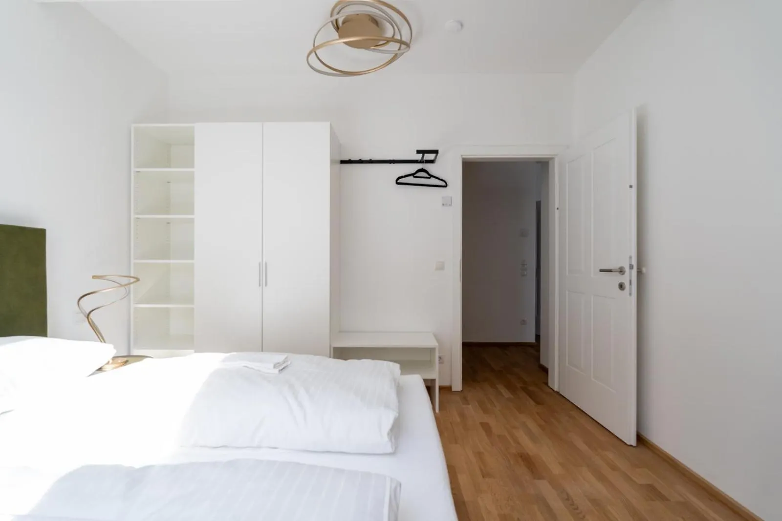 Apartment Luxurious 70 M2 With Balcony & Air Conditioning Vienna
