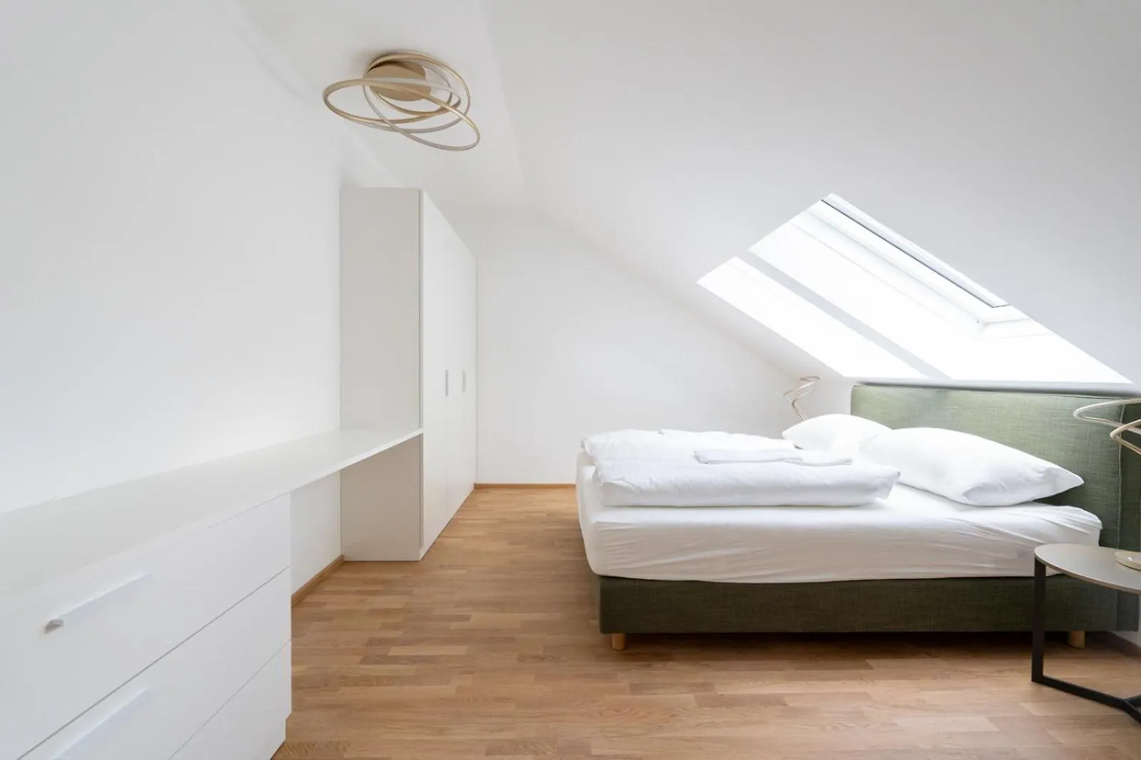 Apartment Luxurious 70 M2 With Balcony & Air Conditioning Vienna