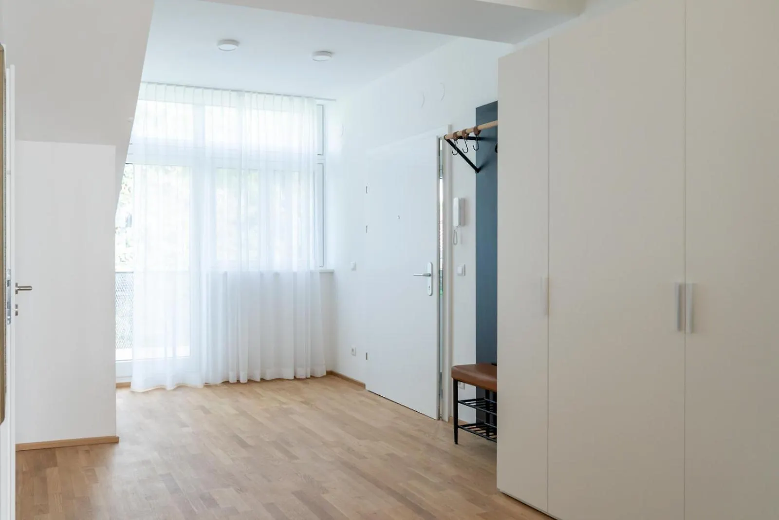 Luxurious 70 M2 With Balcony & Air Conditioning Vienna Apartment