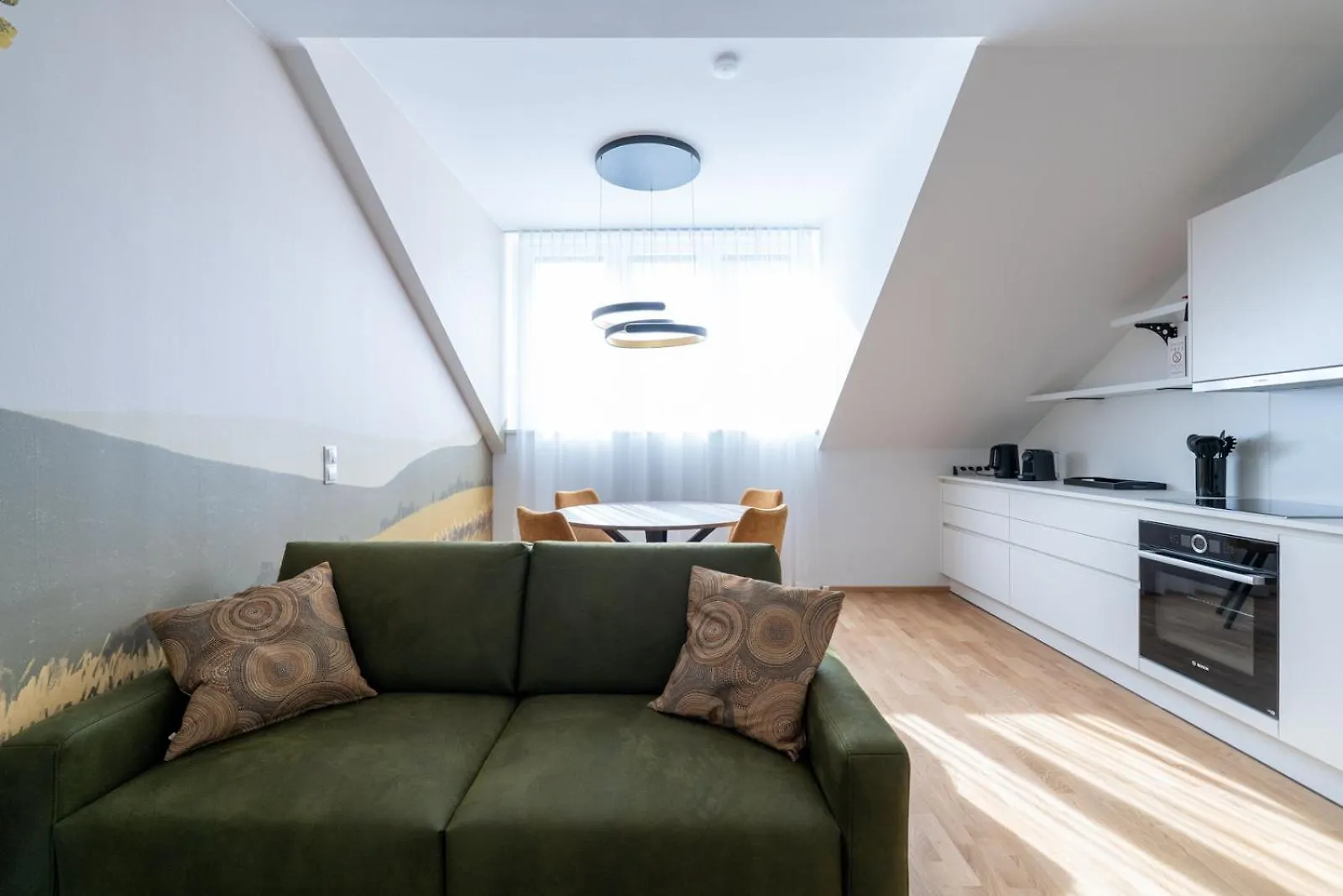 Luxurious 70 M2 With Balcony & Air Conditioning Vienna Apartment